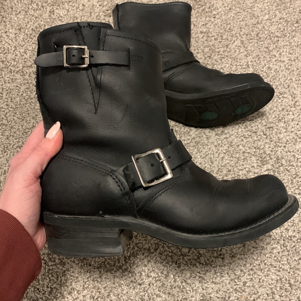 Lightly worn Frye black leather Veronica Short Engineer Boots. Sz 6